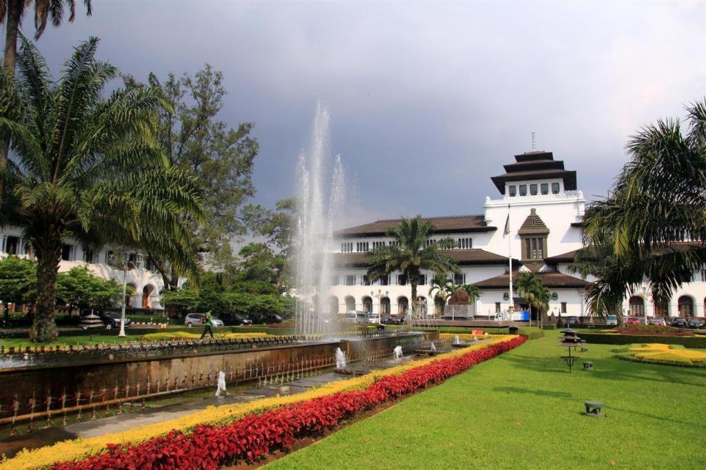 Kollektiv Hotel Bandung Luaran gambar